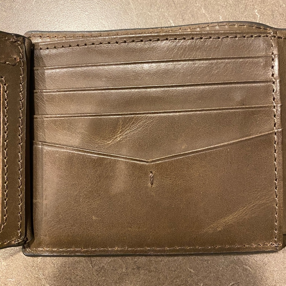 Fossil Wallet - Like New, Never Used! - image 5